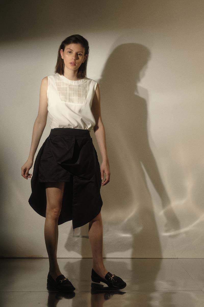 SHORTS / FALDA OVALO NEGRO