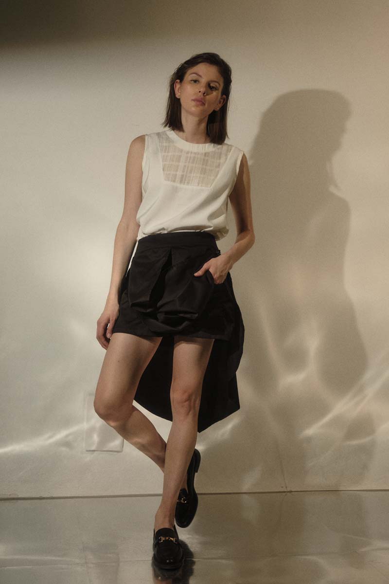 SHORTS / FALDA OVALO NEGRO