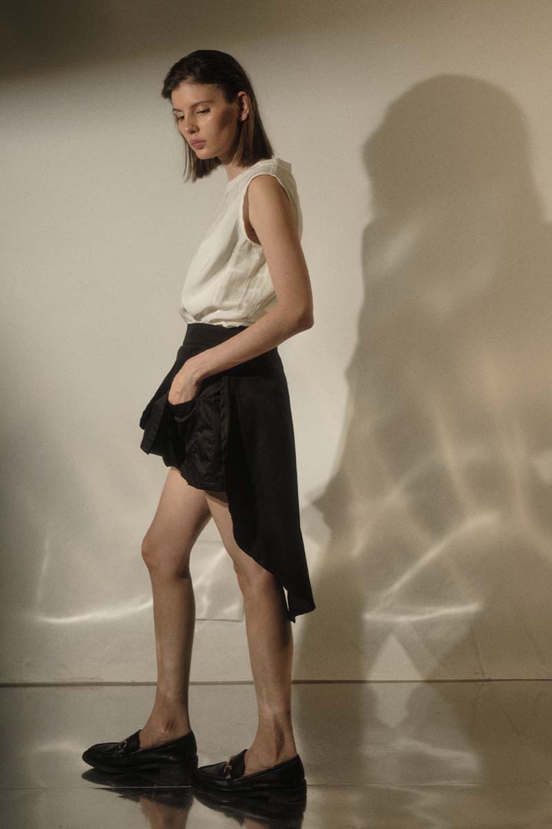 SHORTS / FALDA OVALO NEGRO