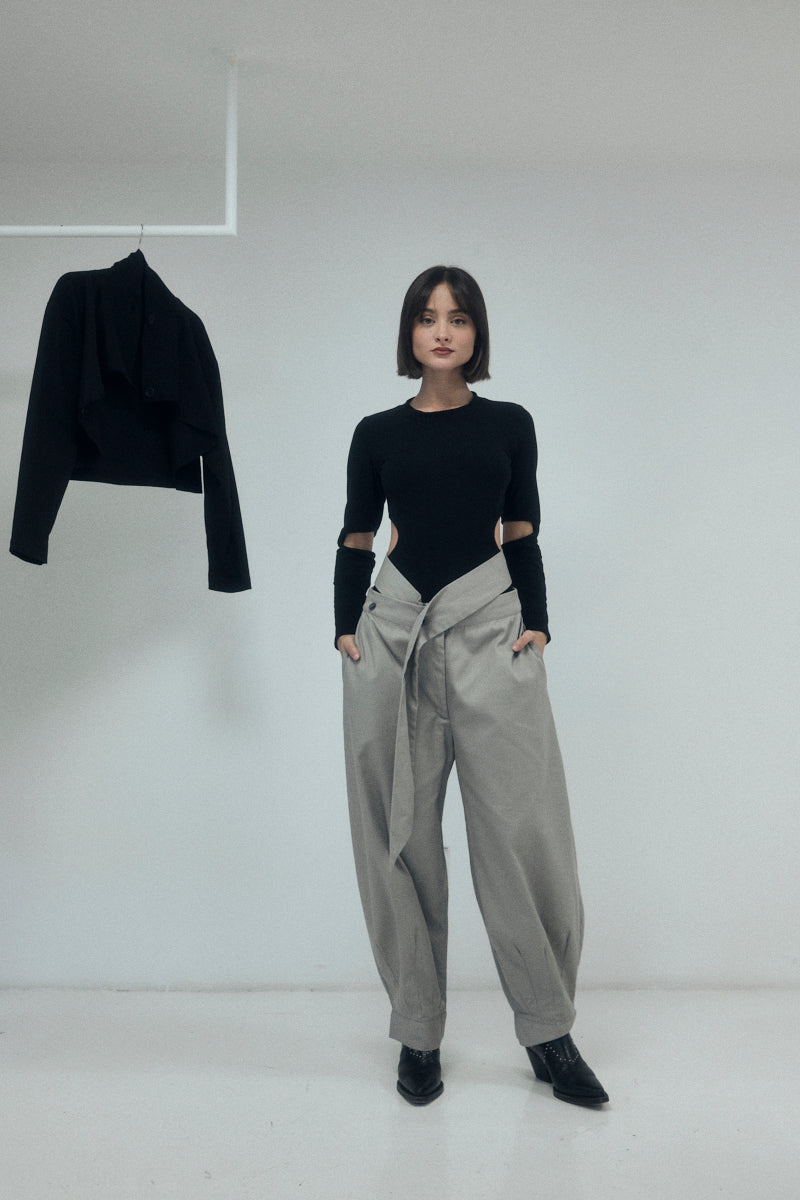 PANTALÓN  CINTURON GRIS PERLA