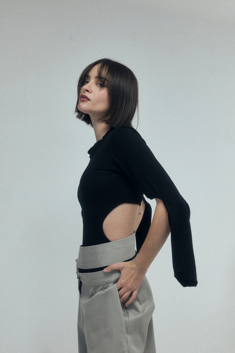 PANTALÓN  CINTURON GRIS PERLA