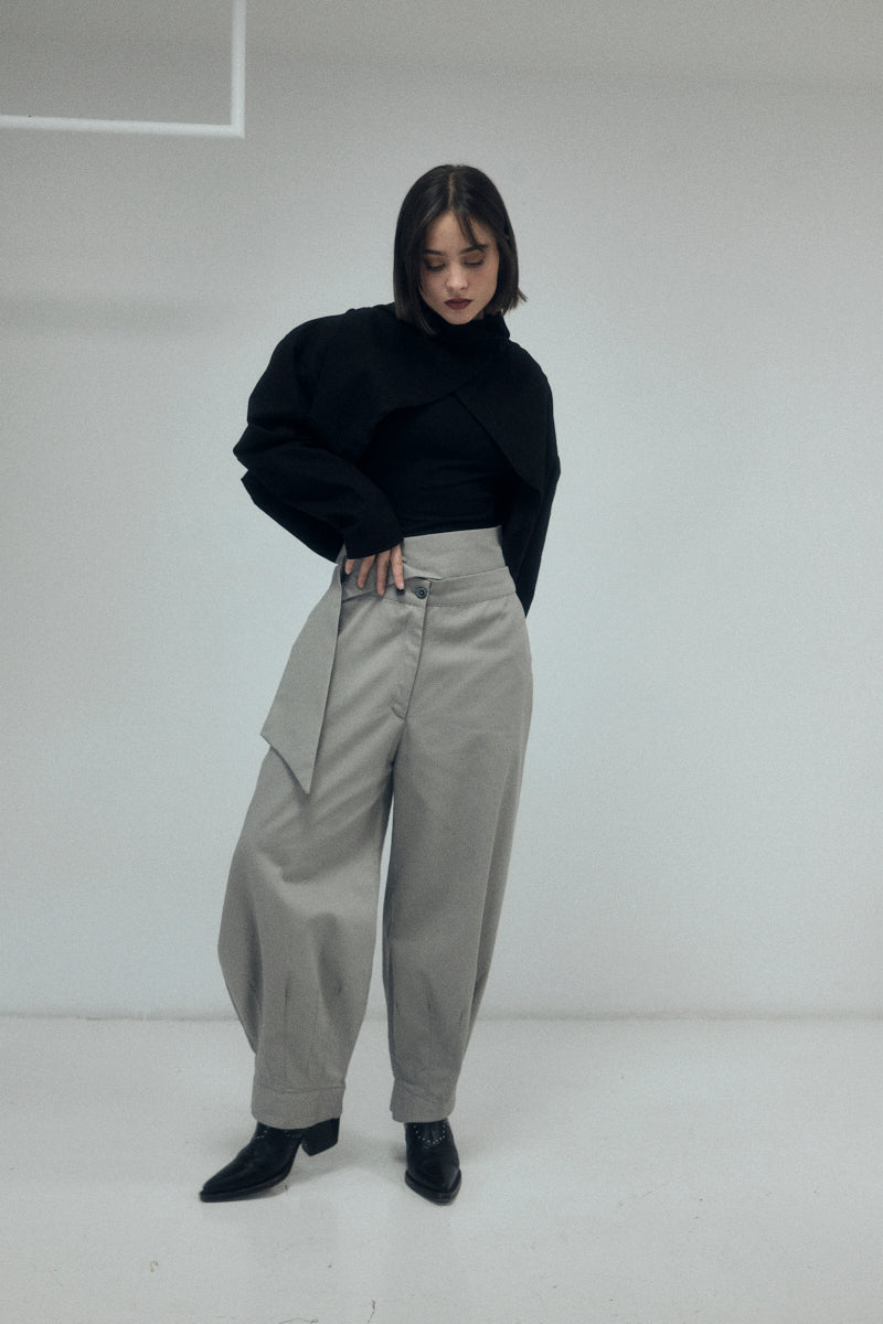 PANTALÓN  CINTURON GRIS PERLA