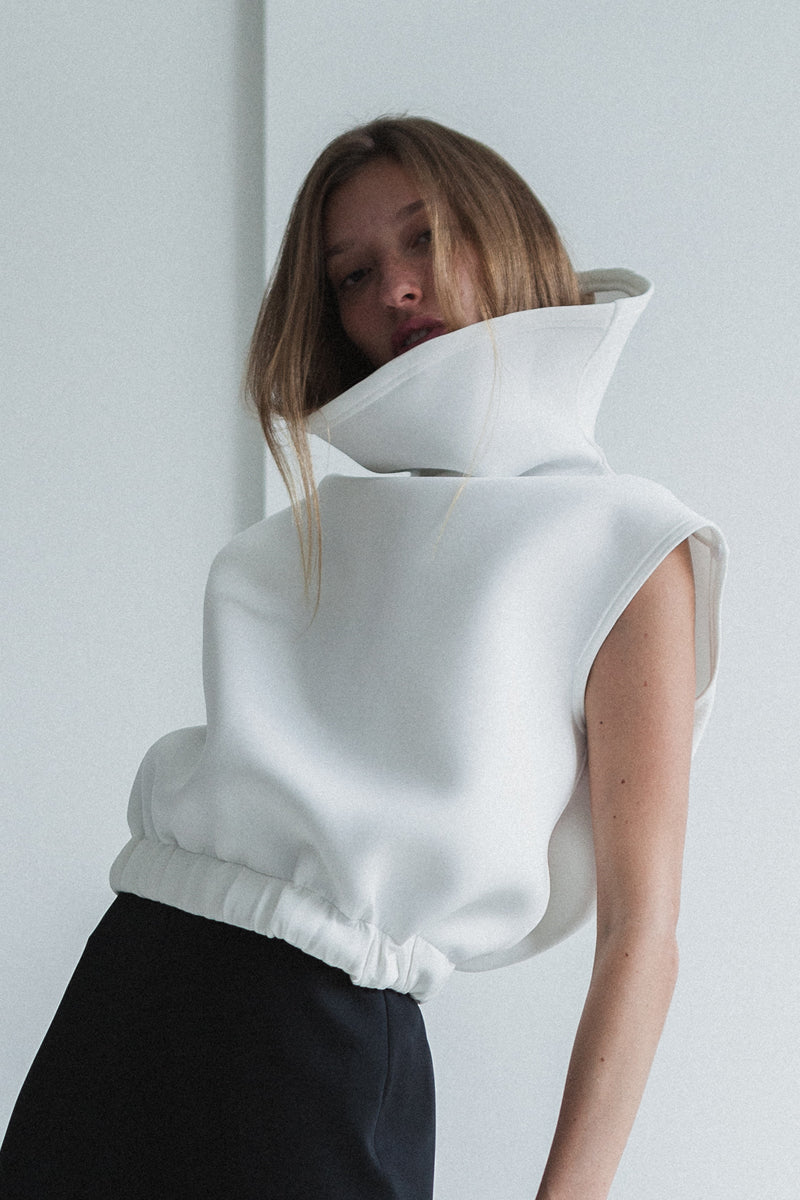 BLUSA BLANCA CUELLO TAMBOR