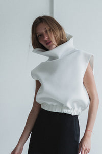 BLUSA BLANCA CUELLO TAMBOR